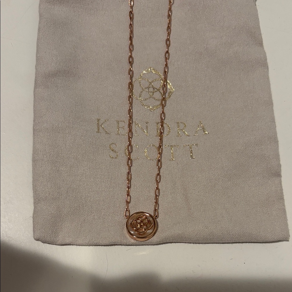Kendra Scott Dira Pendant Rose Gold Circle Necklace